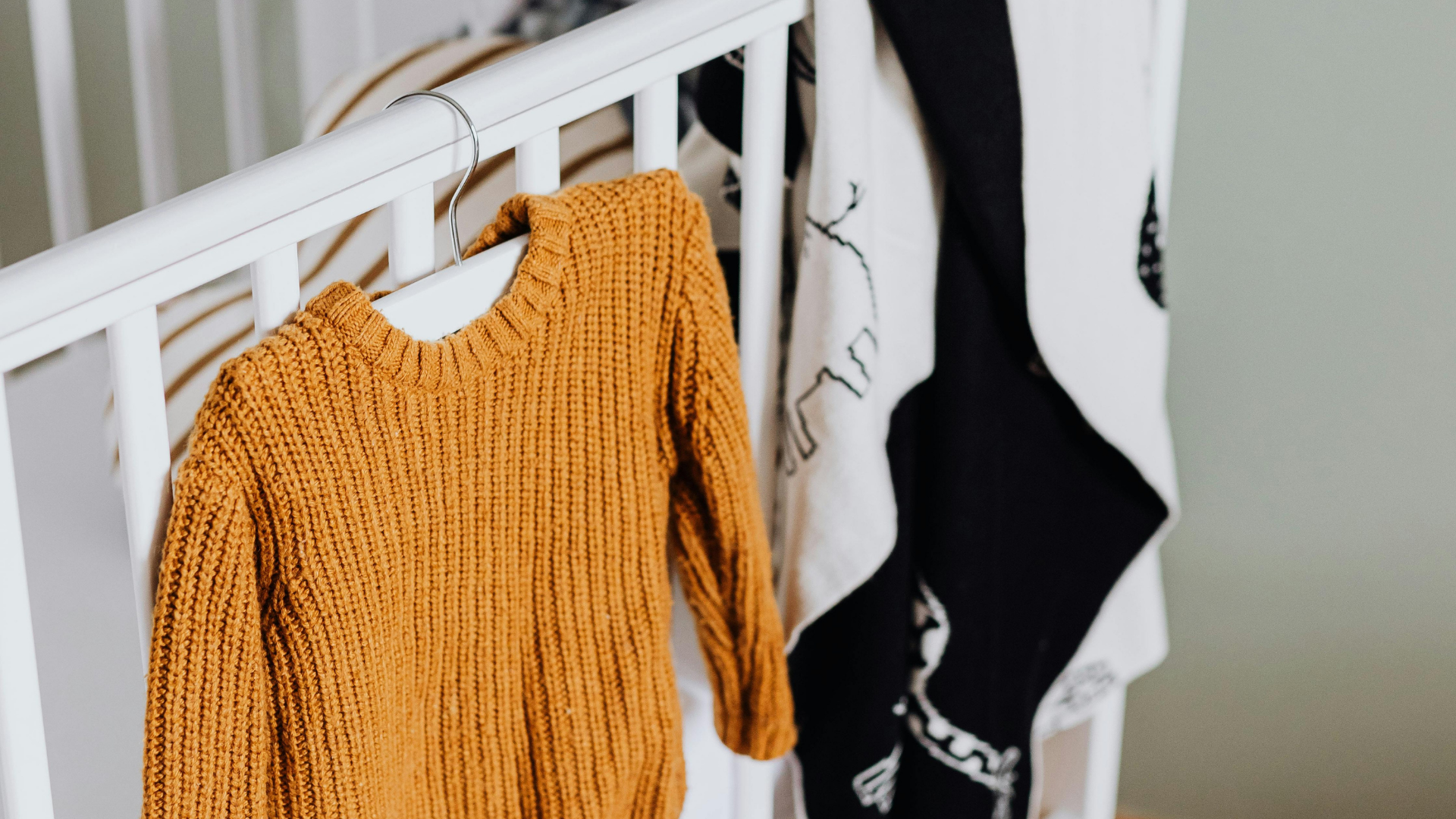 年代別の相場をテーブルで説明するイメージ