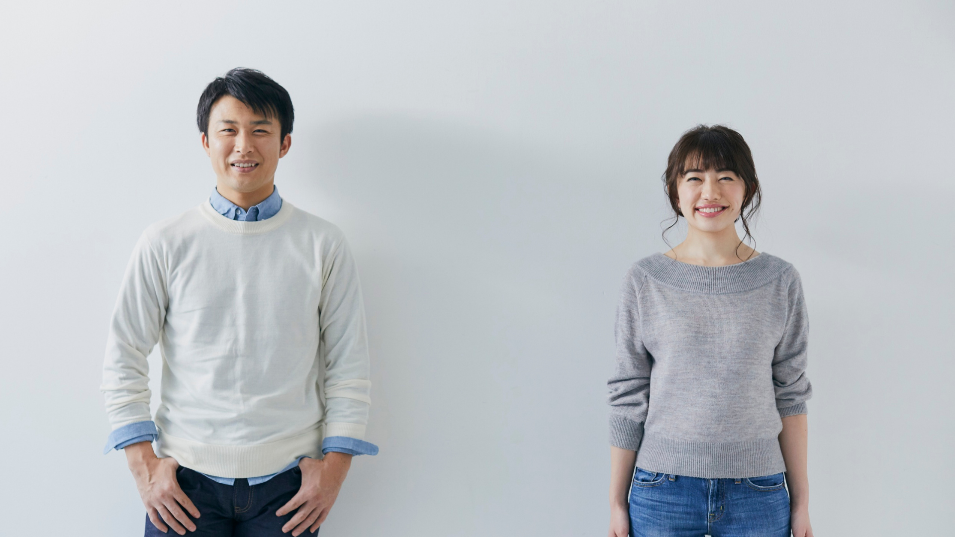 仮縫いで肩線とバランスを確認する様子