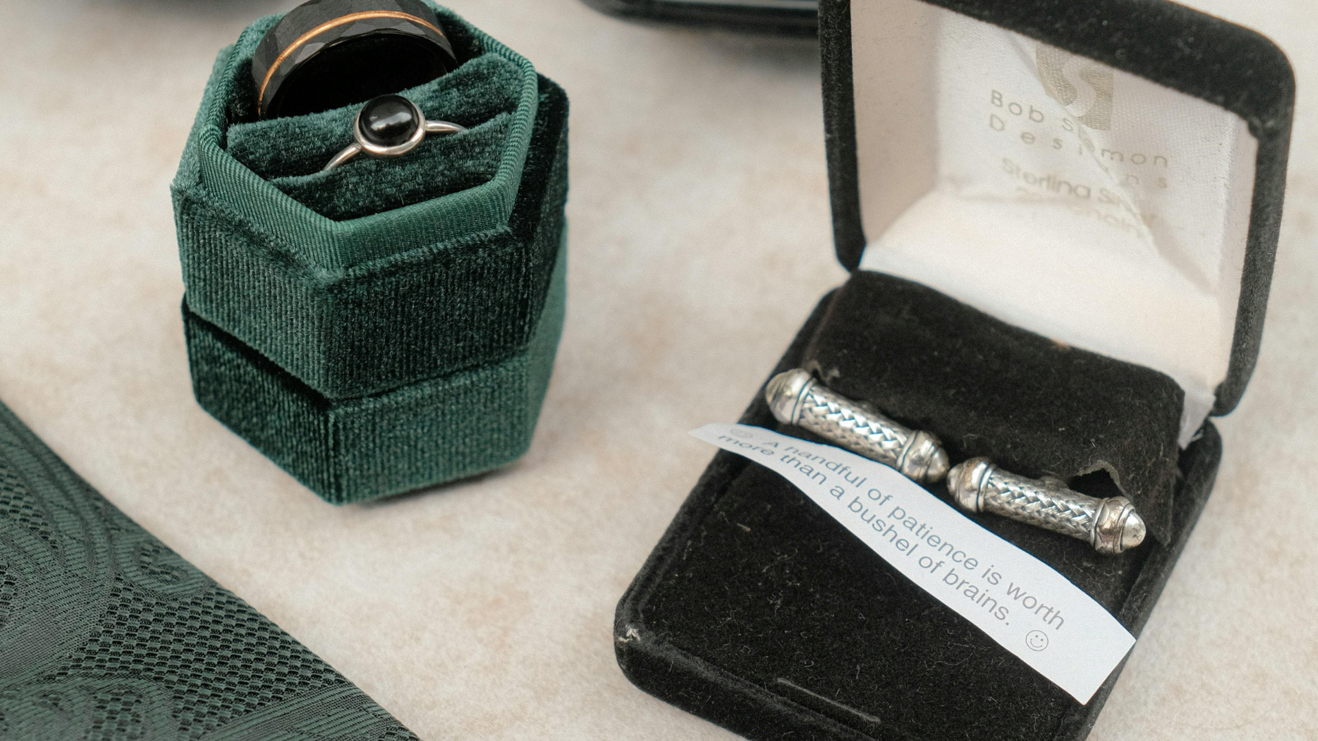 コスト比較のグラフを示すイメージ