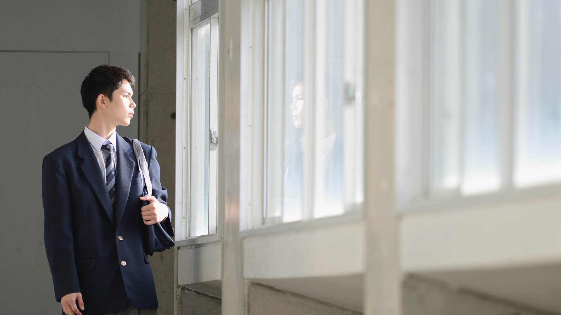 タック数の違いで腰回りのドレープを比較