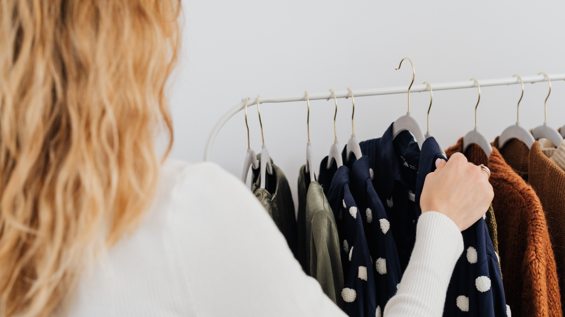 ベストの最下段を外し腰回りを整えた例