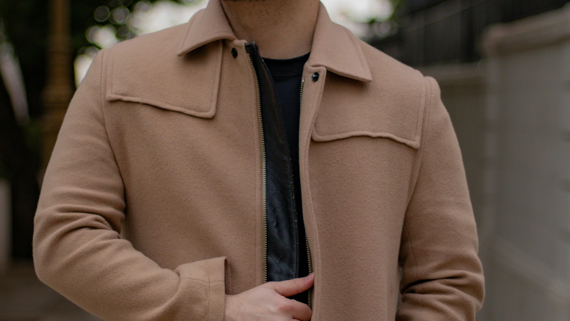 ボタンダウンシャツに合わせたニットタイ