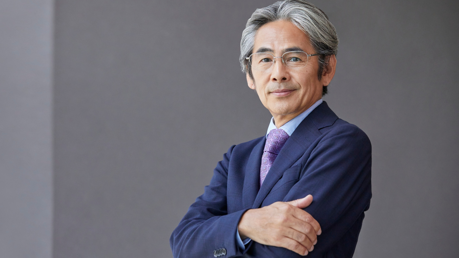 麻生太郎氏に学ぶオーダースーツの美学。青山「テーラー森脇」と不変のスタイル オーダースーツ研究所