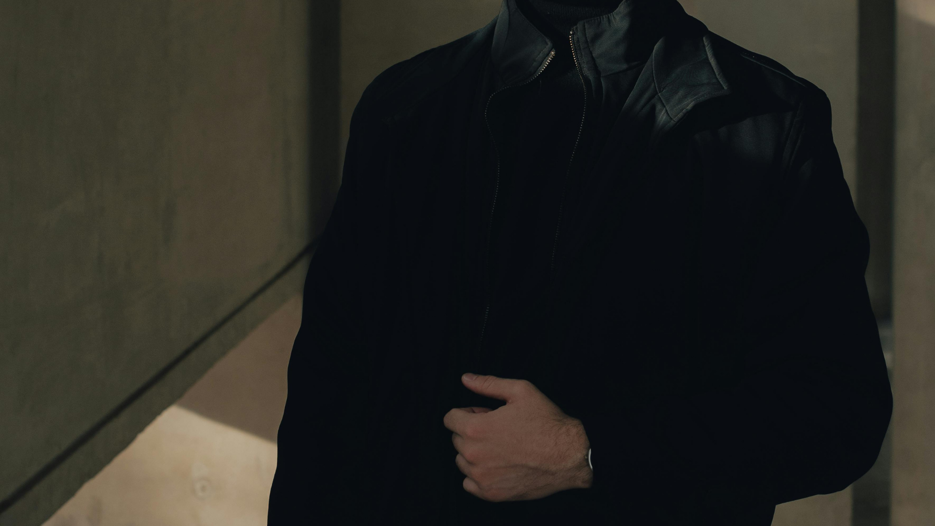 裏地（ライニング）の選び方｜「総裏」と「背抜き」の季節による使い分け基準